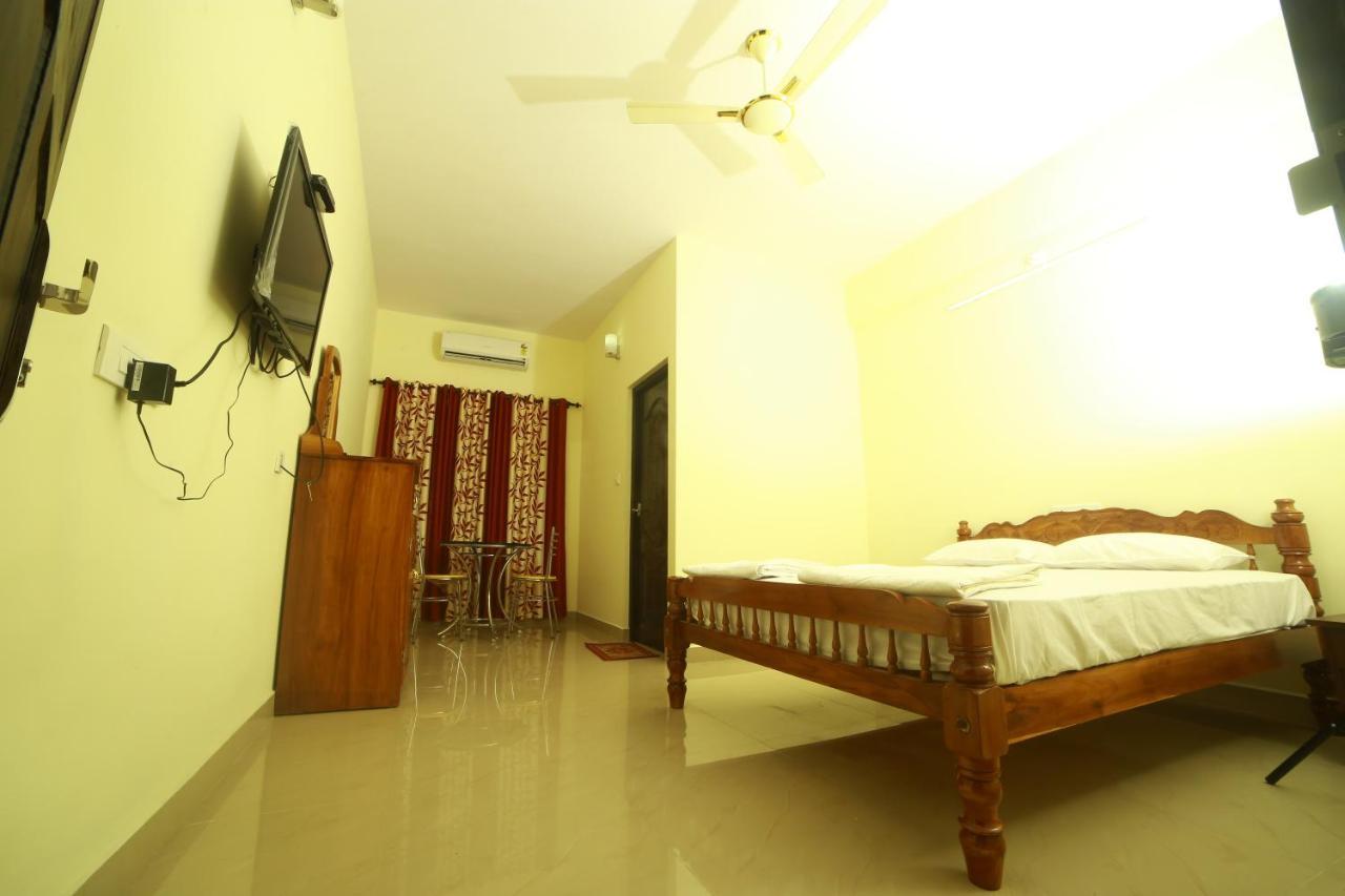 Panackal Inn Pala Bagian luar foto