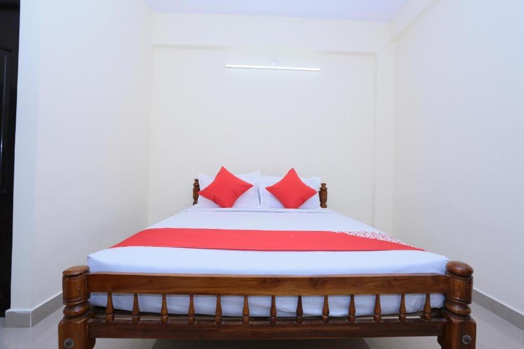 Panackal Inn Pala Bagian luar foto