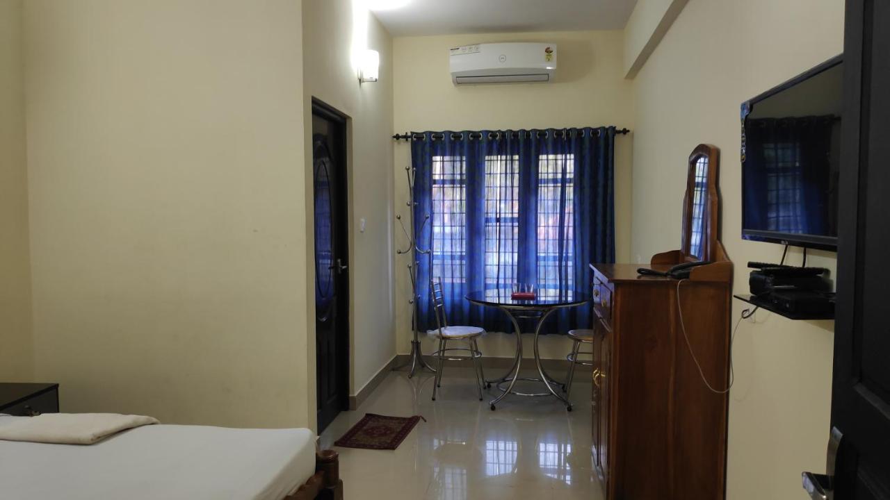 Panackal Inn Pala Bagian luar foto